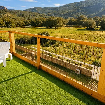Colandra, 4 Chambres, 10min De Santa Guilia Holiday home