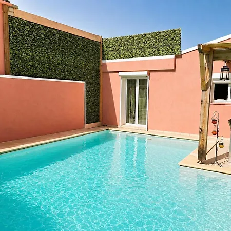 Colandra, 4 Chambres, 10min De Santa Guilia Holiday home